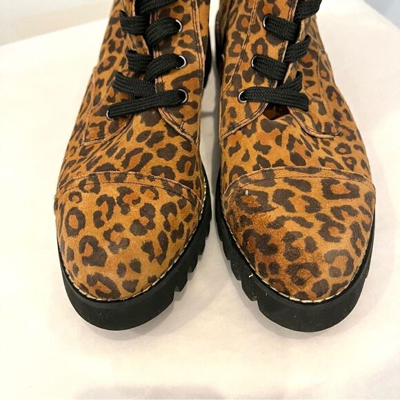 Donald Pliner Ease Leopard Print Suede Lace Up High Top Boots, Size 7 NWOB - Picture 8 of 12